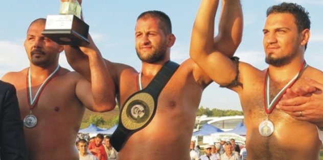 Serkan Üğdüler Üsküp'te başpehlivan