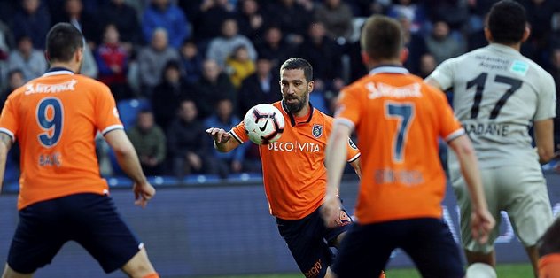Medipol Başakşehir'de puan kayıpları sürüyor
