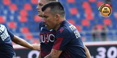 Gary Medel Lazio maçında kırmızı kart gördü