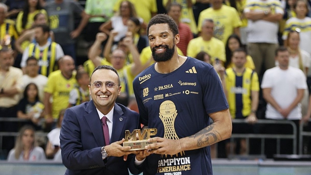 MVP 1 yıl daha Fenerbahçe'de