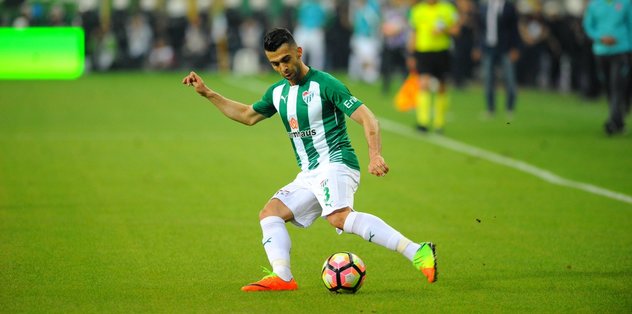 Emre Taşdemir kimdir, kaç yaşında, nereli, hangi pozisyonda oynuyor?