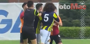 Fenerbahçe - Galatasaray U21 derbisinde kavga! Comolli sahaya indi ve...