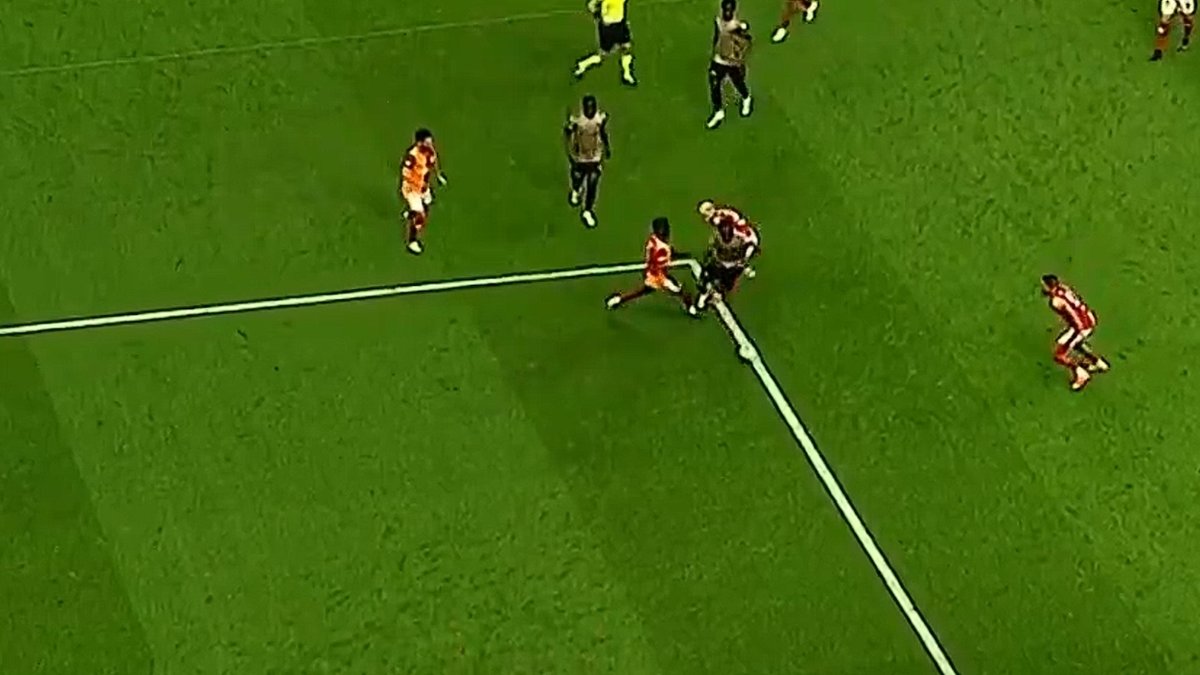Galatasaray-Kocaelispor maçında penaltı itirazı! İşte o pozisyon