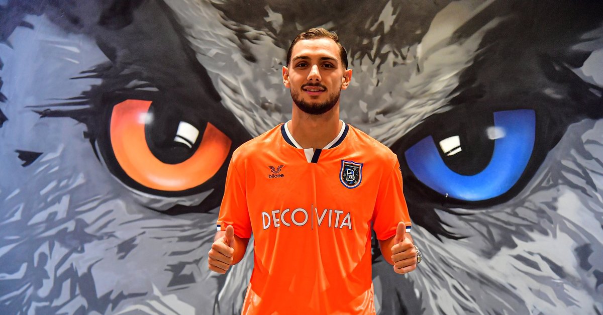 Ahmed Kutucu Resmen Basaksehir De Fotomac
