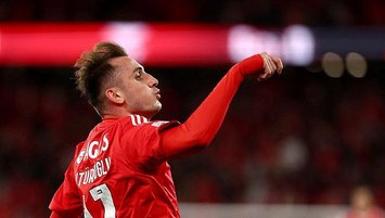 Aktürkoğlu büyülüyor