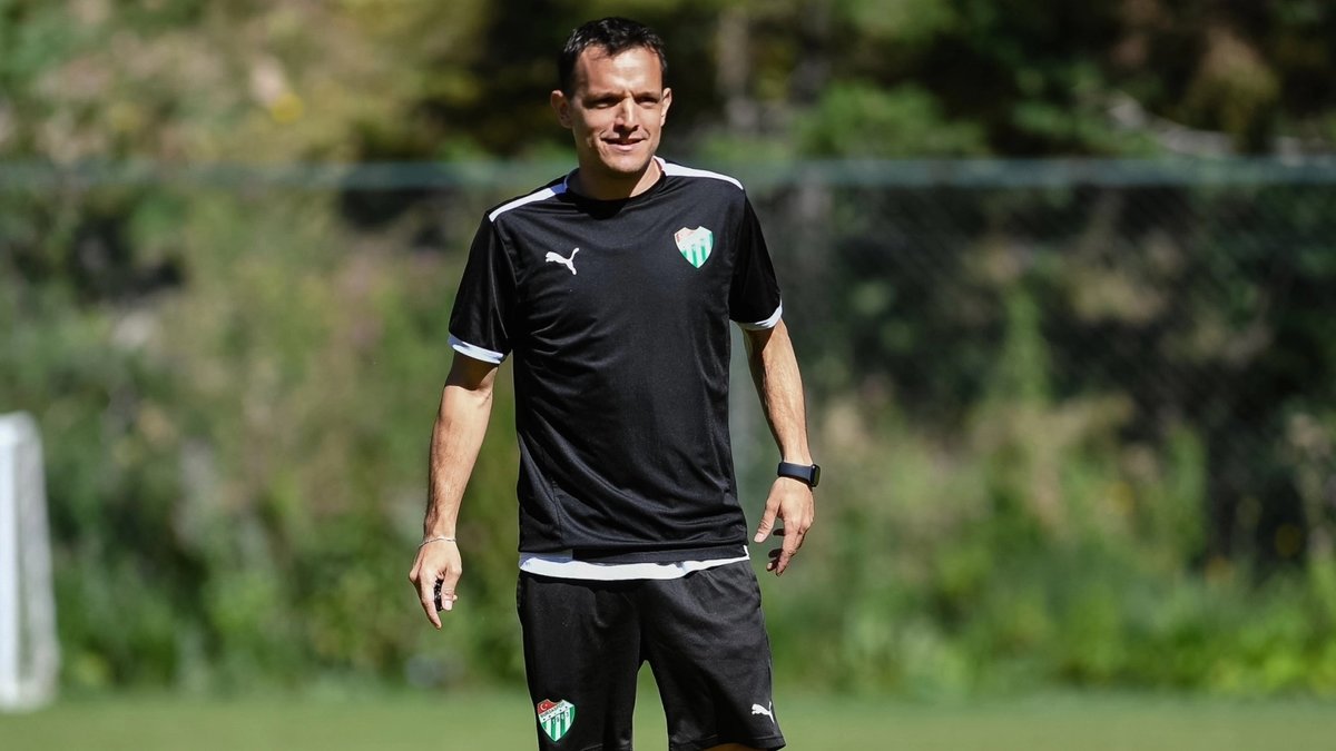 BVursaspor'da Pablo Martin Batalla ile yollar ayrıldı BVursaspor'da Pablo Martin Batalla ile yollar ayrıldı