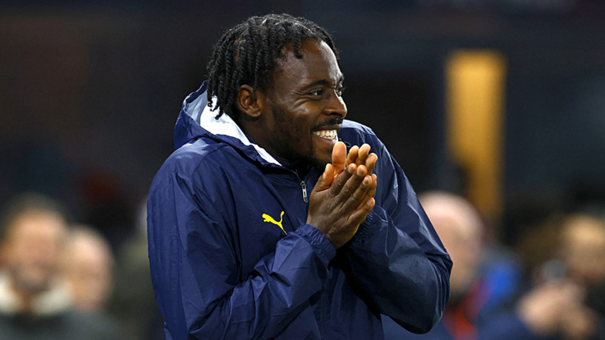 Fenerbahçe'den Osayi Samuel'e 100. maç kutlaması!