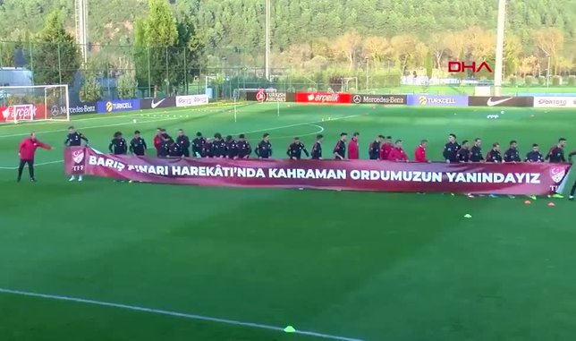 A Milli Futbol Takımı'ndan Mehmetçik'e destek