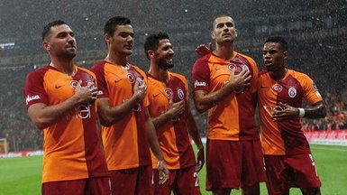 Galatasaray’da bir bomba daha! Forvet beklerken ayrılık...