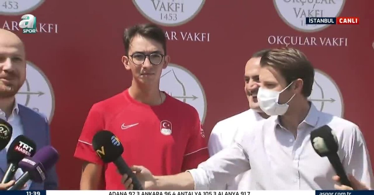 Son dakika spor haberi: 2020 Tokyo Olimpiyat Oyunları'nda altın madalya alan Mete Gazoz paralimpik okçularla buluştu