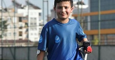 Genç Ali'nin futbol sevgisi engel tanımadı