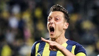 Mesut'tan futbol okulu
