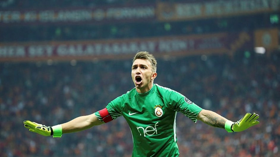 muslera kupa sayisinda aziz yildirim i