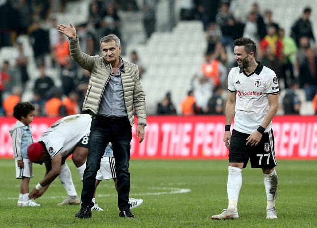 Åenol GüneÅten abisine sert gönderme: Tezgah!