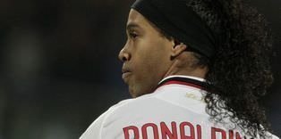 Ronaldinho Brezilya'da kaldı