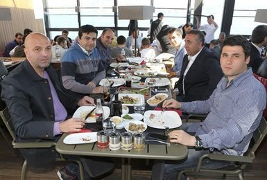 Fenerbahçeliler yemekte biraraya geldi