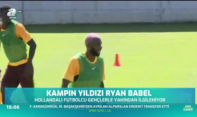 Kampın yıldızı Ryan Babel