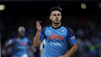 Eljif Elmas attı Napoli kazandı