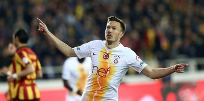 Galatasaray'da Linnes ve Emre sahada