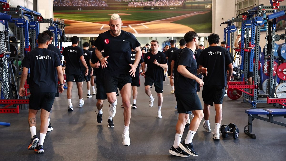 A Milli Futbol Takımımız ABD maçının hazırlıklarına başladı