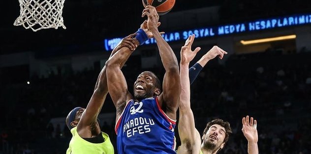 Anadolu Efes stuns Barcelona in EuroLeague play