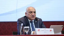 Takke düştü kel göründü