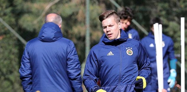 Fenerbahçe'de milli oyuncular takıma katıldı