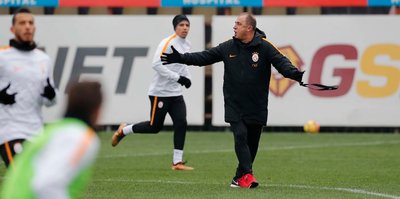 Fatih Terim eşofmanları giydi, Florya'ya çıktı!