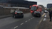 İngiltere’de şok olay! Liverpool otobüsünün önü kesildi