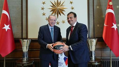 Başkan Recep Tayyip Erdoğan Anadolu Efes takımını kabul etti