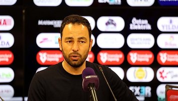 Selçuk İnan imzalıyor