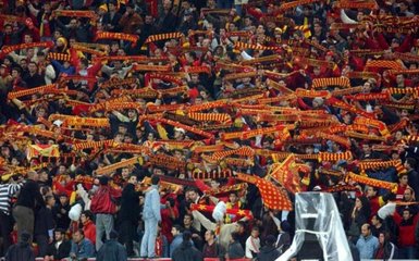 Galatasaray taraftarı şova hazırlanıyor