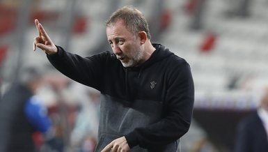 Beşiktaş'ta yeni sistem yükleniyor