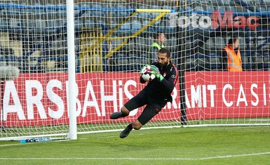 Transferde mutlu son! Beşiktaş yıldız futbolcuya imzayı attırıyor