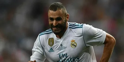 Benzema, Real Madrid ile sözleşme yeniledi