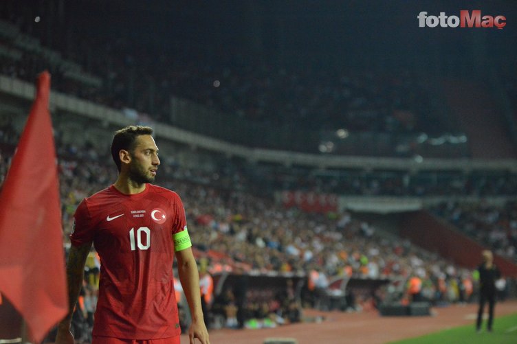 Hakan Çalhanoğlu Premier Lig yolcusu! En az 50 milyon euro...