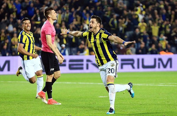 Giuliano Fenerbahçe taraftarını mest etti