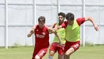 Uzaklaşmak istemiyor