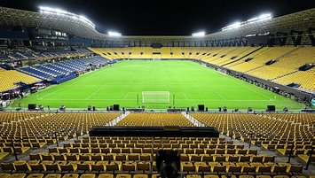 Özel davetliler tribünde