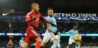 Manchester City 3 puanı 3 golle aldı