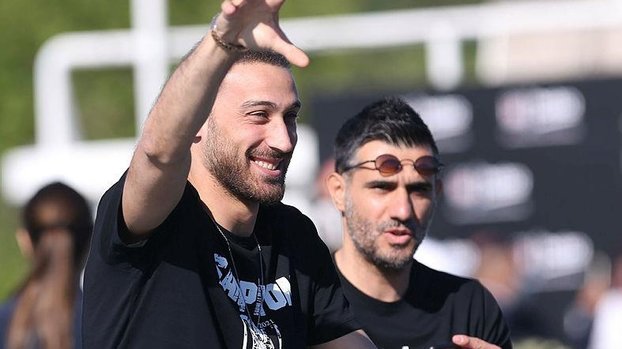 Cenk Tosun için teklif bekleniyor