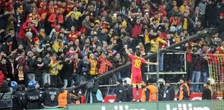 Tribünde korku dolu anlar!