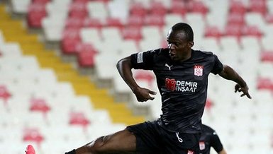 Sivasspor'un tecrübeli futbolcusu Arouna Kone 37 yaşına girdi