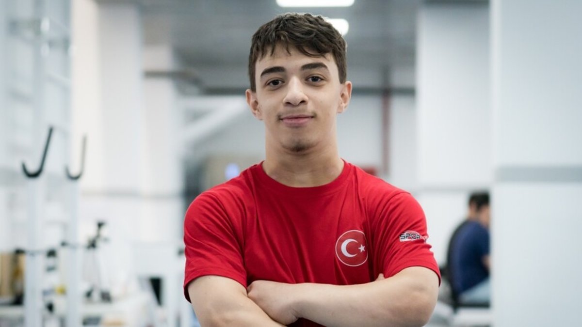 Milli halterci Yiğit Erdoğan, Avrupa Şampiyonası'nda bronz madalya kazandı!