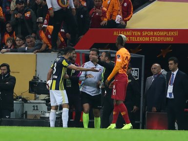 Derbide saha karıştı! İşte o anlar