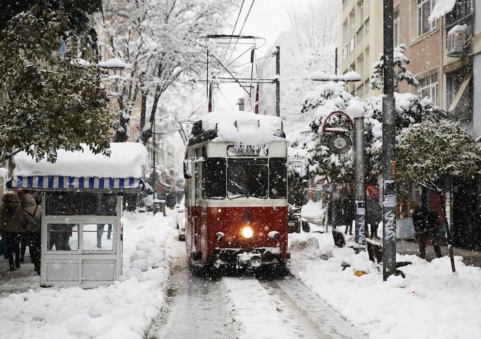 kar-kapiya-dayandi-donduracak-istanbulda-sicaklik-dustu-kar-icin-tarih-verildi-istanbula-ne-zaman-kar-yagacak-1674992292503.jpeg