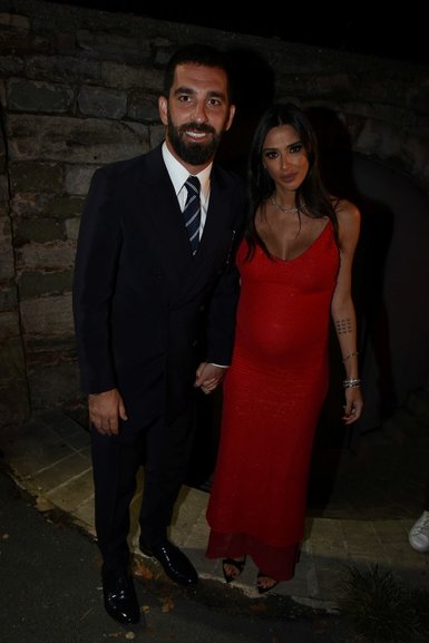 Arda Turan eşi Aslıhan Doğan Turan için Bodrum’dan yazlık alıyor
