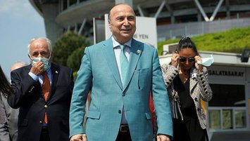 Galatasaray başkan adayı İbrahim Özdemir listesini sundu!