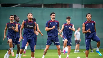 Yeni sponsor Adidas