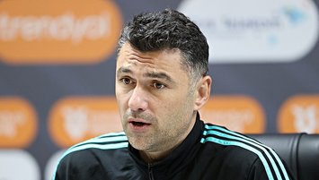 Konuşmamak için direniyorum